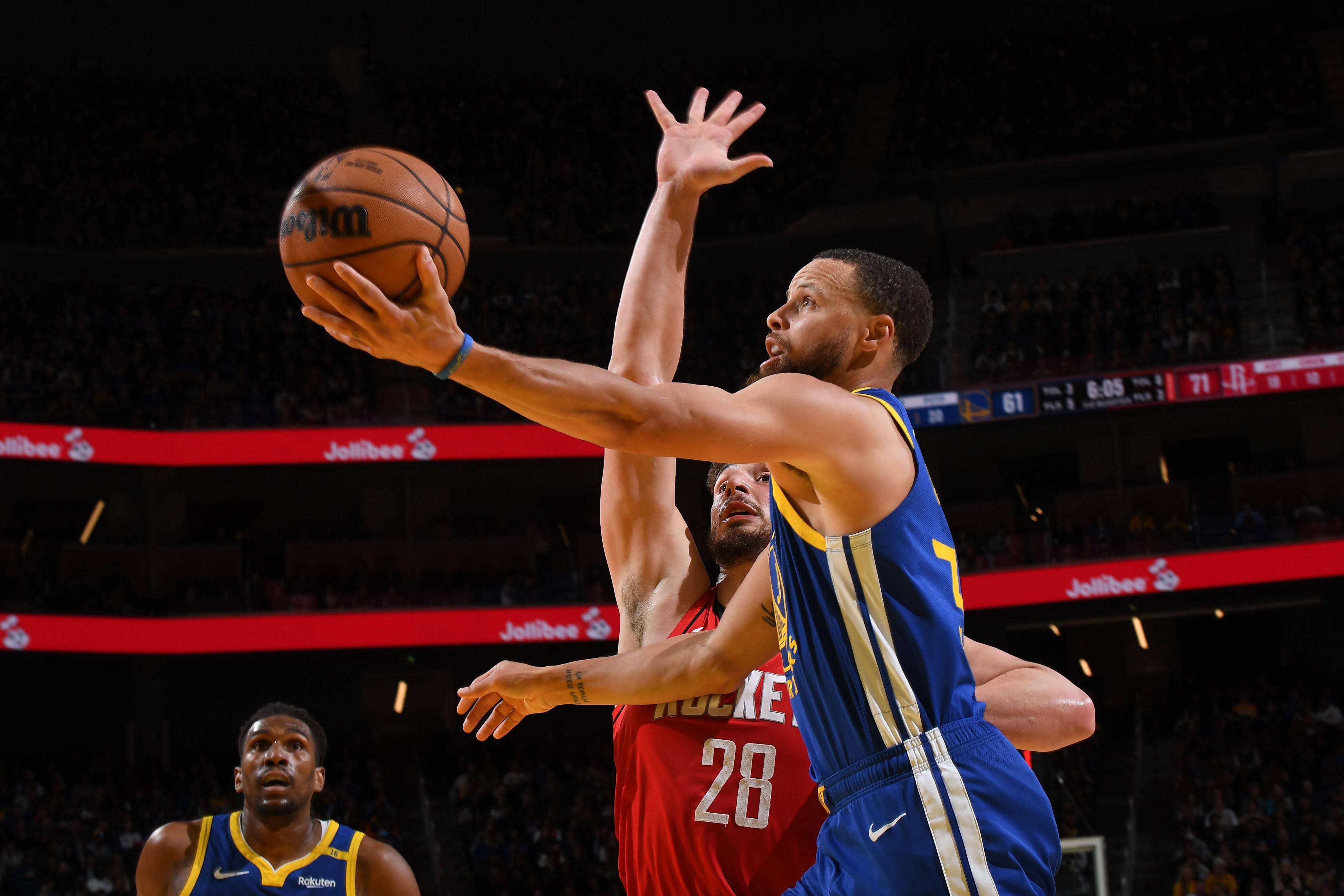 休斯敦火箭发布备战花絮；关键时刻手感冰凉；英超任务艰巨；阵容厚度经受考验的简单介绍